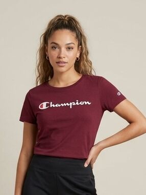 CHAMPION - Graphic T